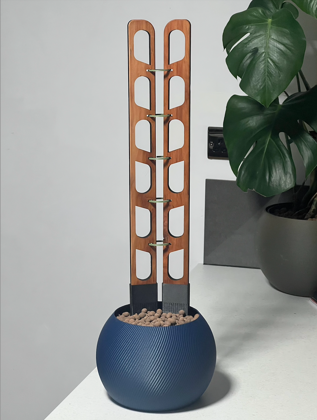 Linka Red Cedar Slim Duo Plant Trellis